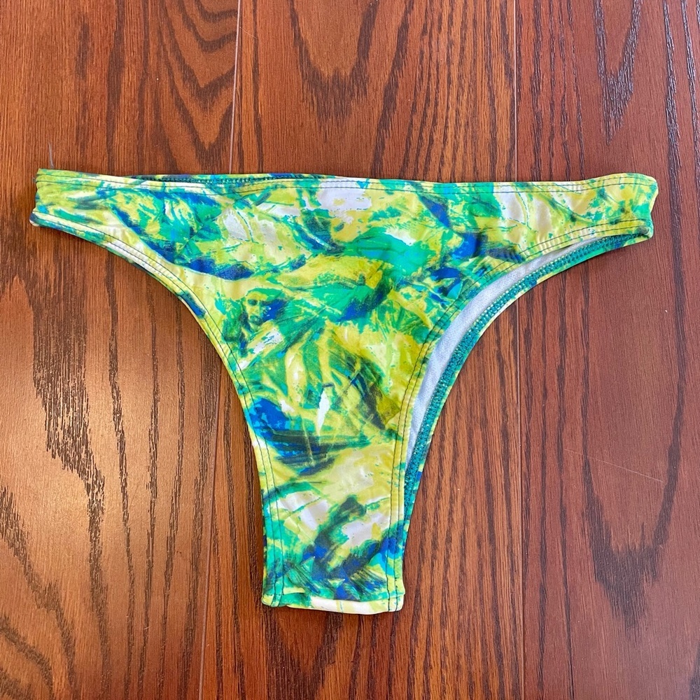 Collection Bikini Set - Picture 4 of 4